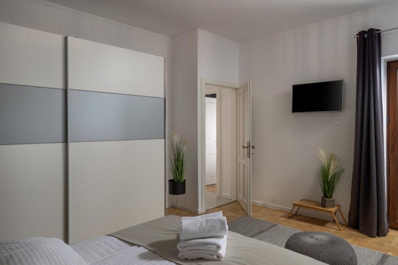 Villa Adriatic, Apartment Chiara With Sea View And Heated Swimming Pool, Free Private Parking, Ičići Dış mekan fotoğraf